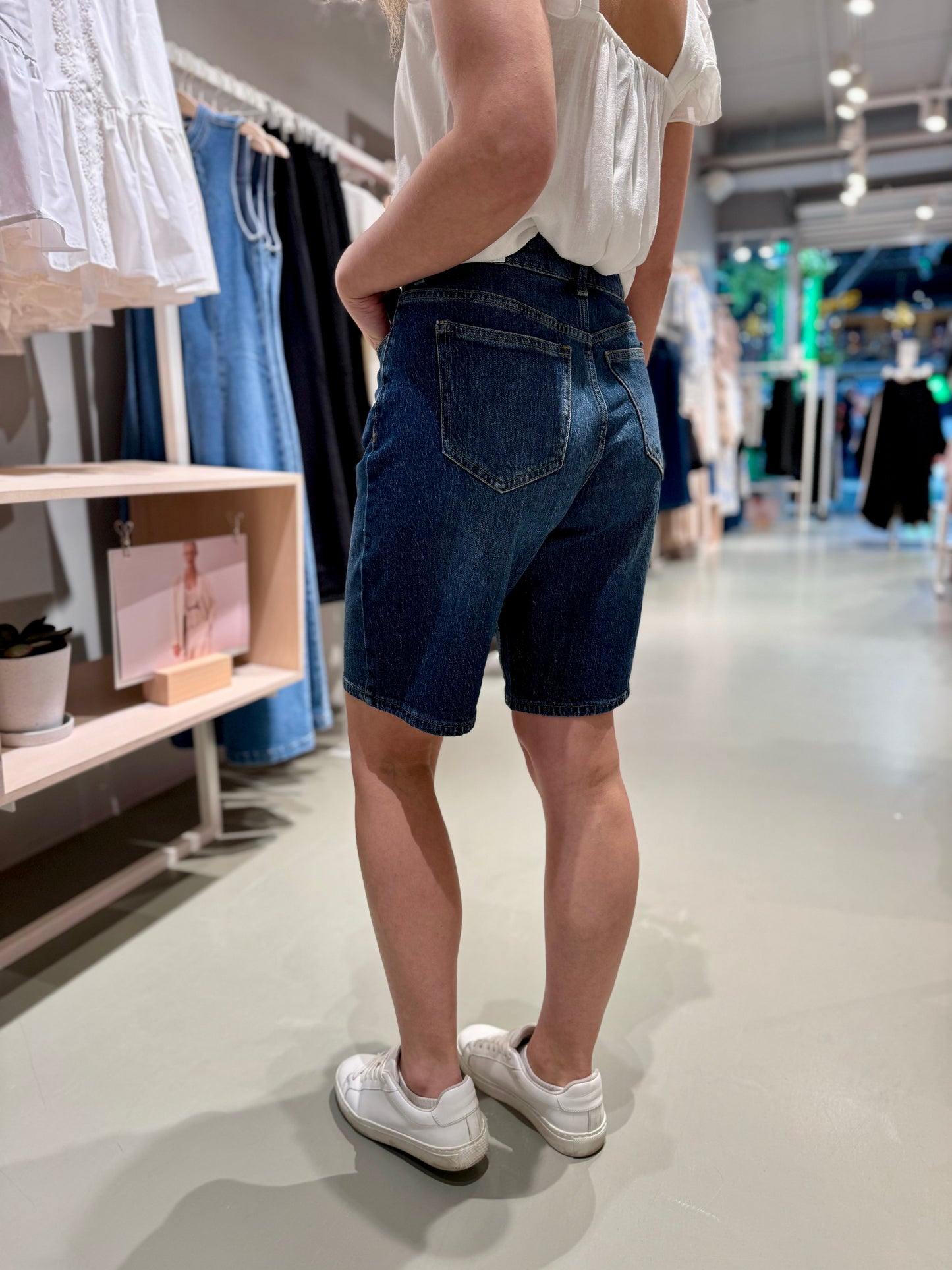 VIJAF Shorts - Medium Blue Denim