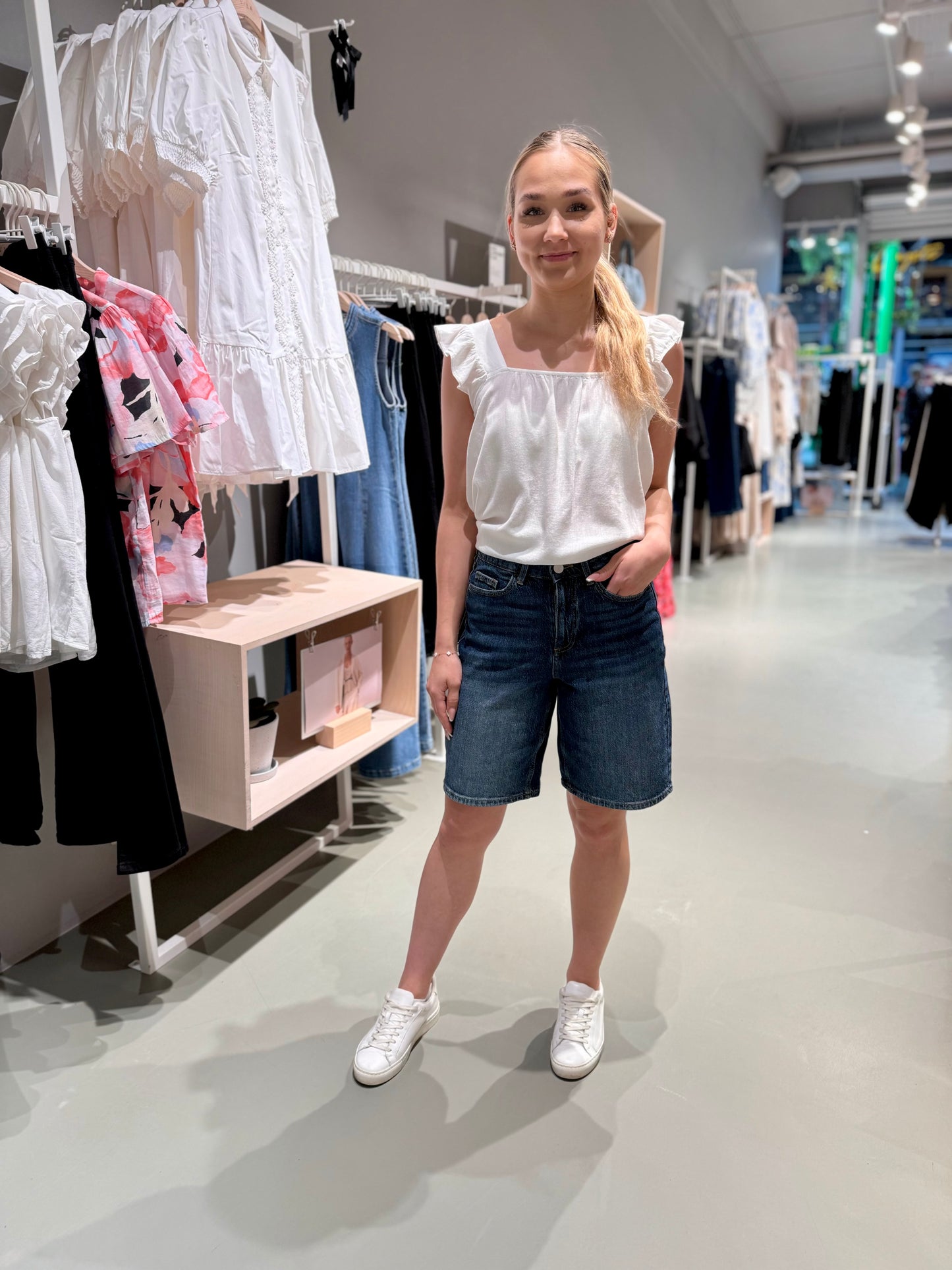 VIJAF Shorts - Medium Blue Denim
