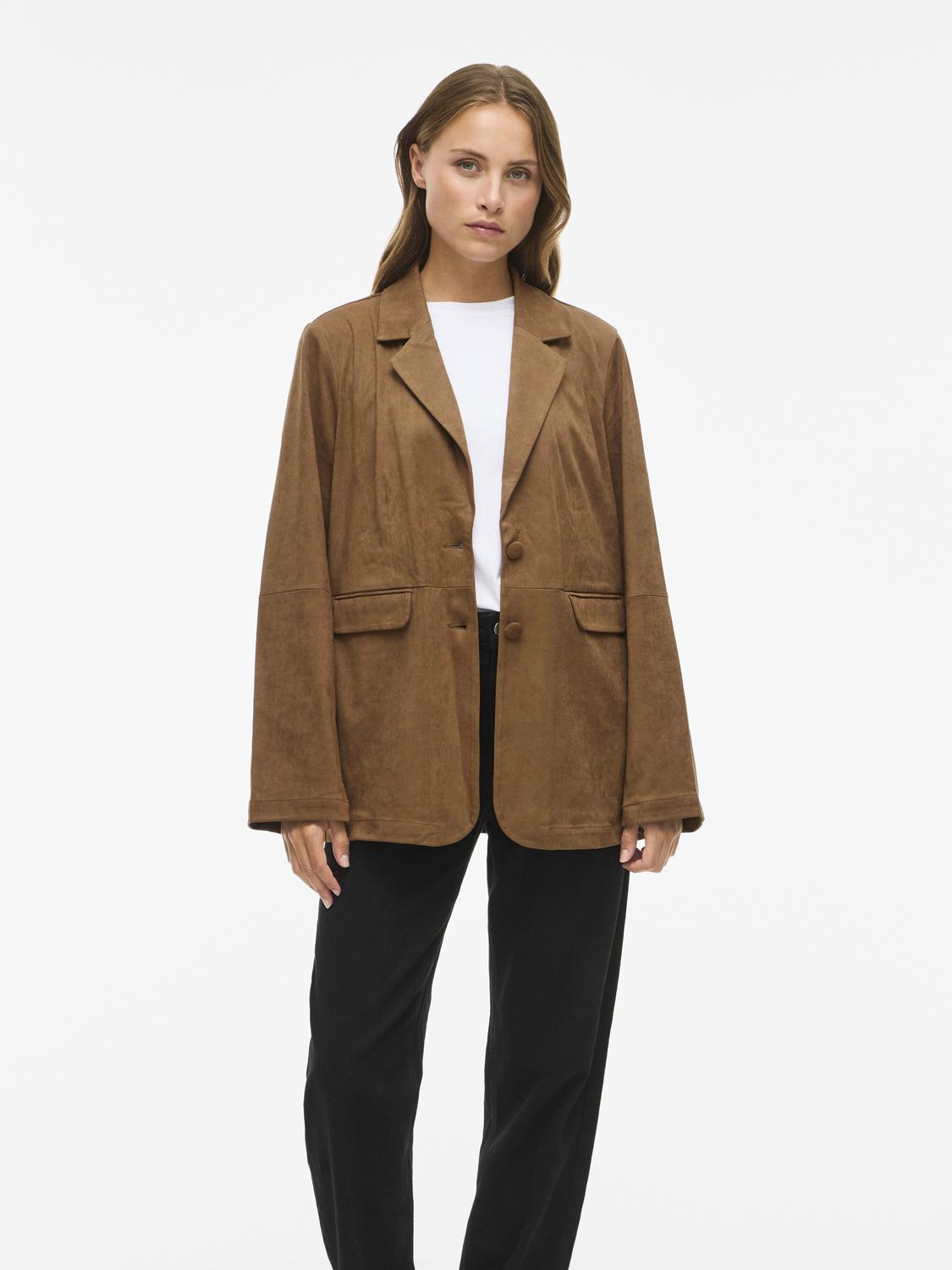 model_shot-front