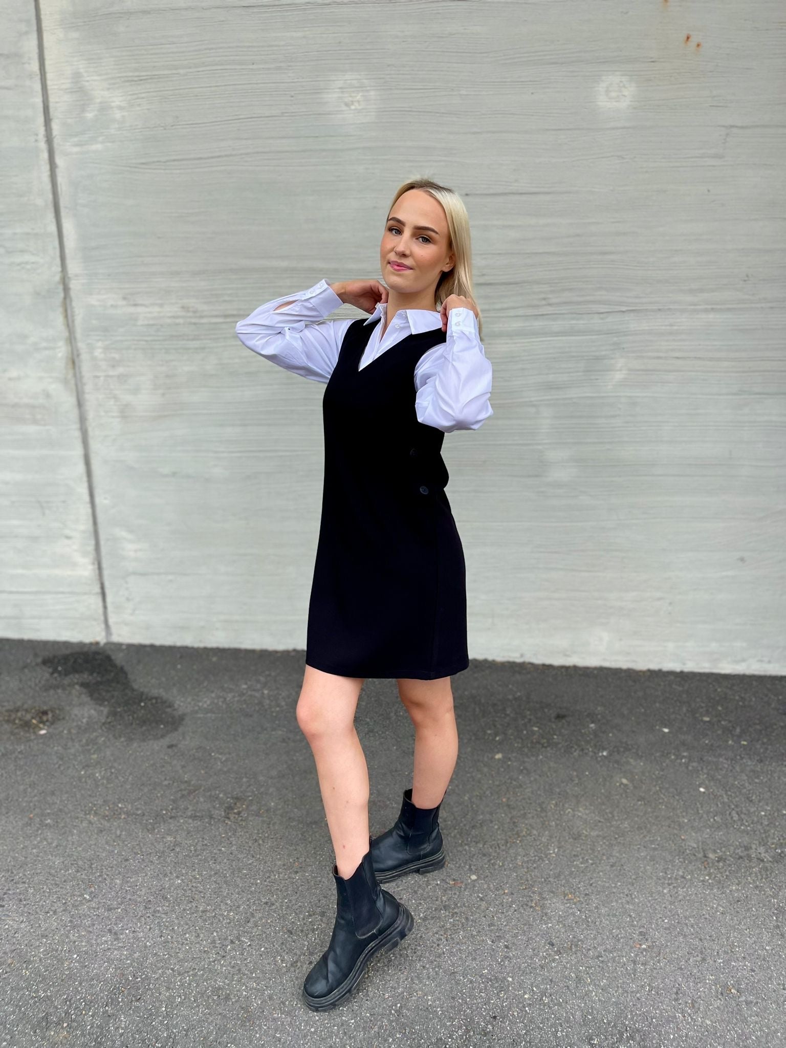 VIDROEM Short Dress - Black Beauty