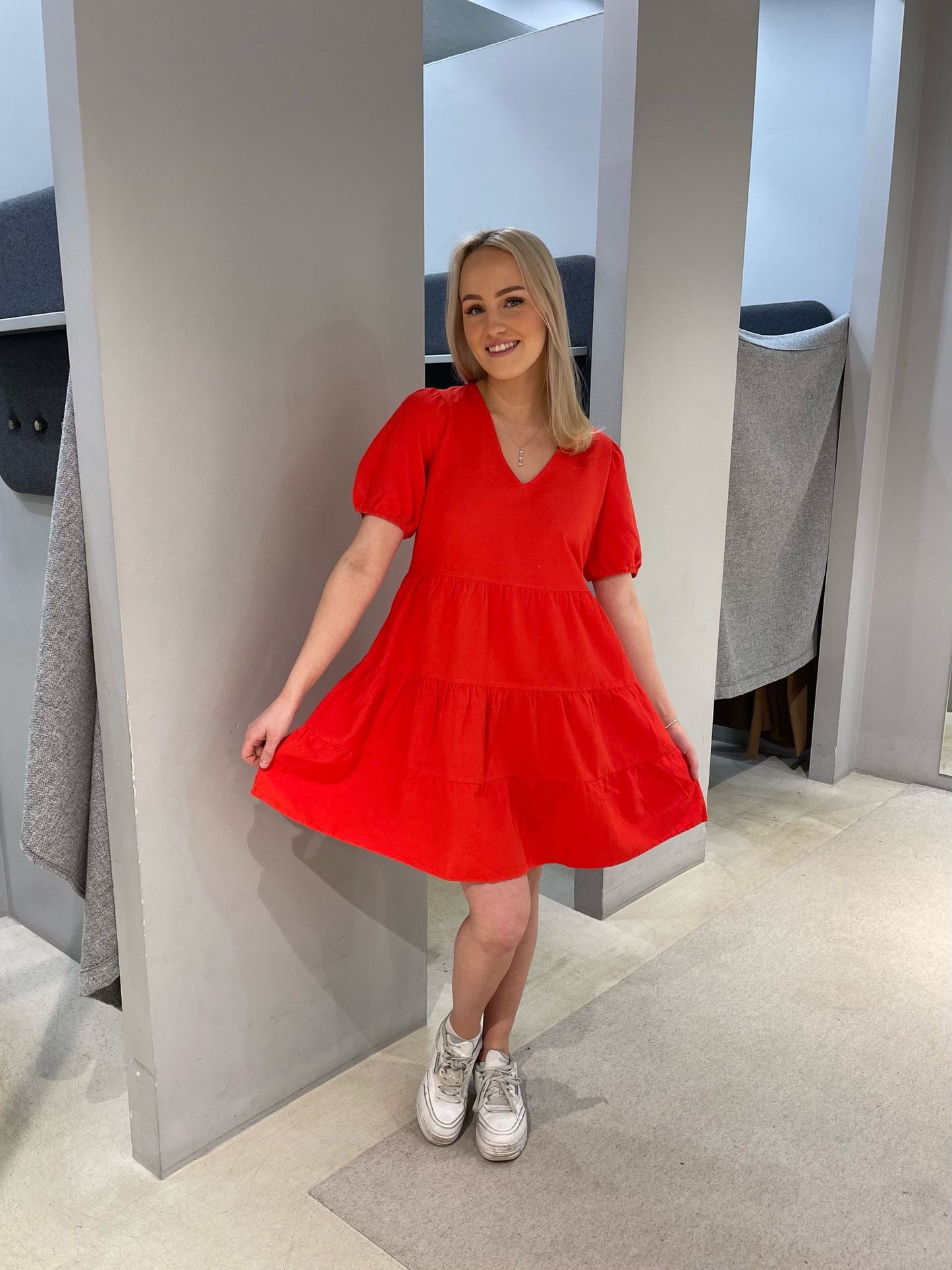 VIPRISILLA Short Dress - Poppy Red