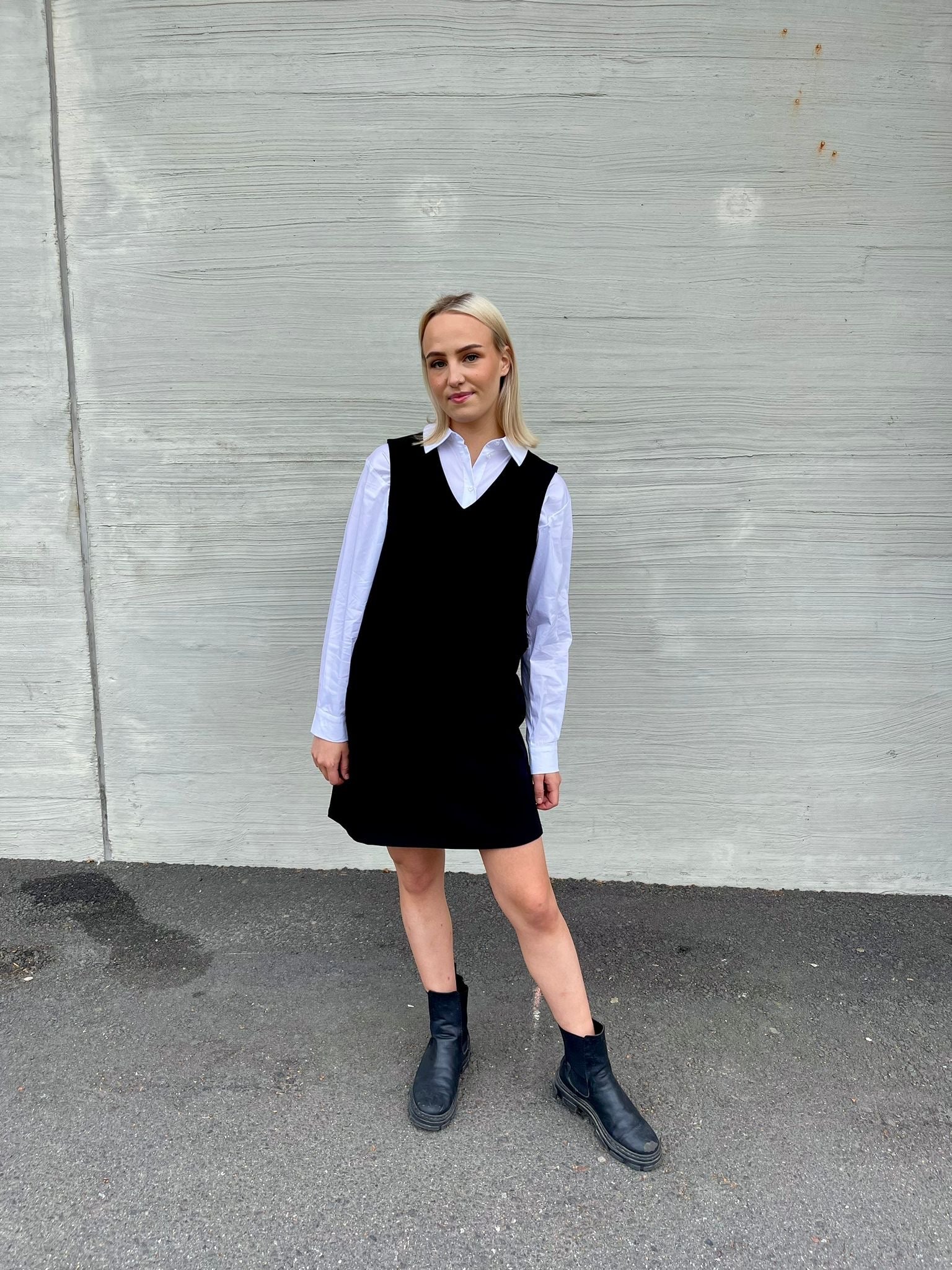 VIDROEM Short Dress - Black Beauty